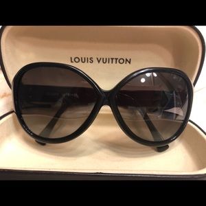 Auth Louis Vuitton SOUPÇON CAT EYE SUNGLASSES